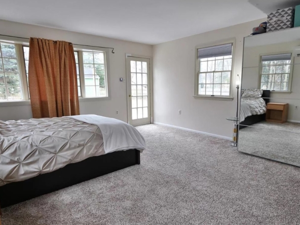 Rental House with pool for Rowan University Students image
